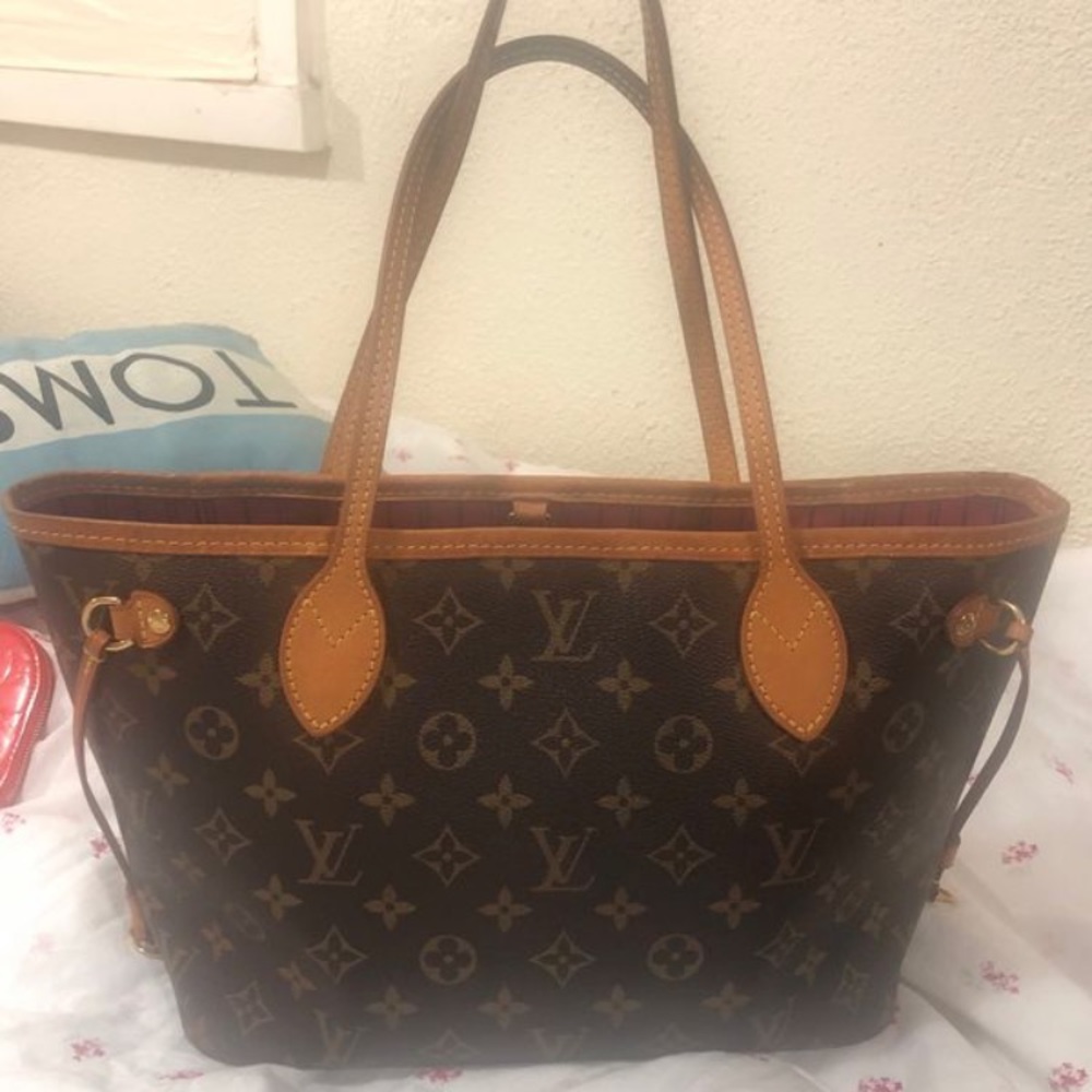 Louis Vuitton neverfull pm